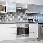 Amazing Beachfront 2 Bed Apartment A308 Sea Spray