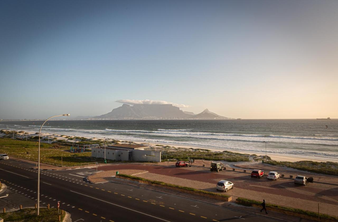Amazing Beachfront 2 Bed A308 Sea Spray Apartment