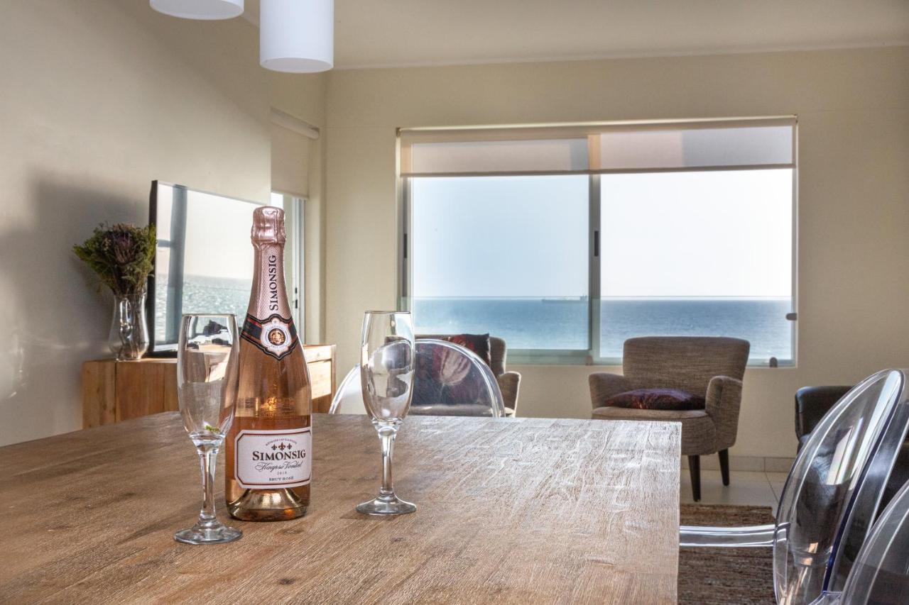 Apartment Amazing Beachfront 2 Bed A308 Sea Spray Cape Town